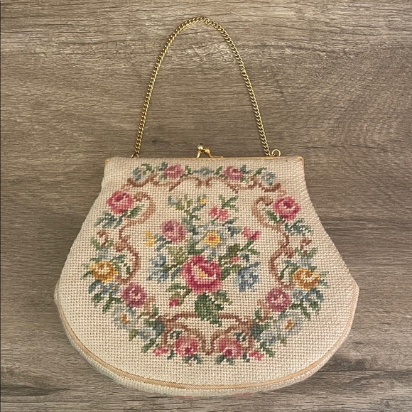 Vintage Handbags - Vintage Floral Needlepoint Purse